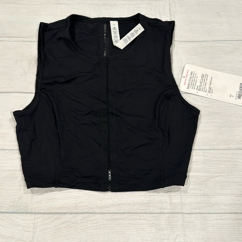 Lululemon NWT size 4 Sculpt It Crop Tank
Black